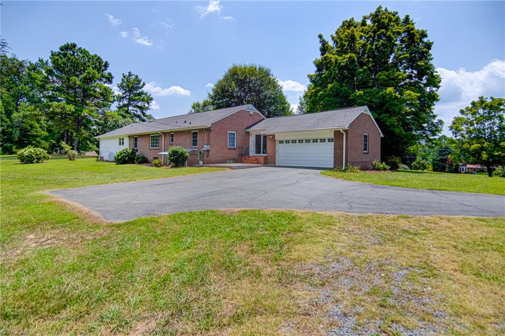 8495 Reynolda Road Pfafftown, NC 27040 - Photo 32 of 37 Gallery Image 32