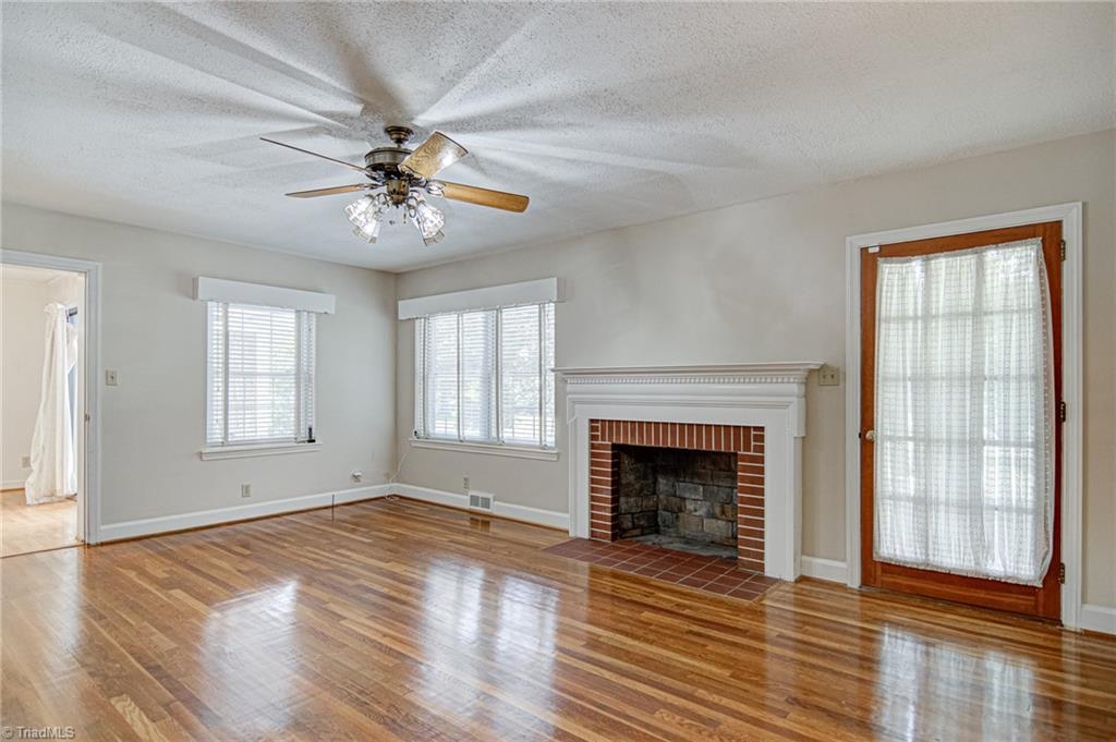 8495 Reynolda Road Pfafftown, NC 27040 - Photo 5 of 37 Gallery Image 5