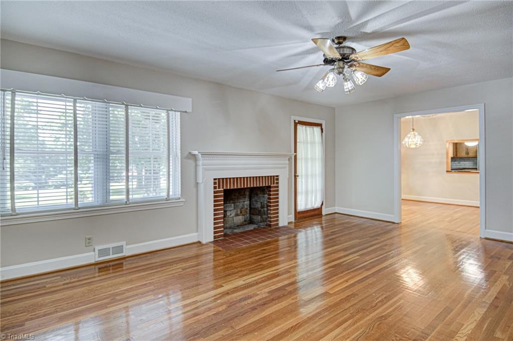 8495 Reynolda Road Pfafftown, NC 27040 - Photo 6 of 37 Gallery Image 6