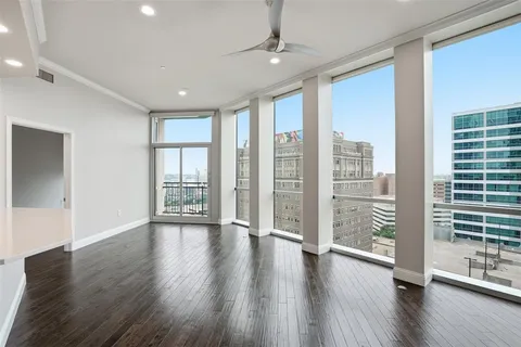 $595,000 | 500 Throckmorton Street, Unit 1605, Fort Worth, TX 76102
