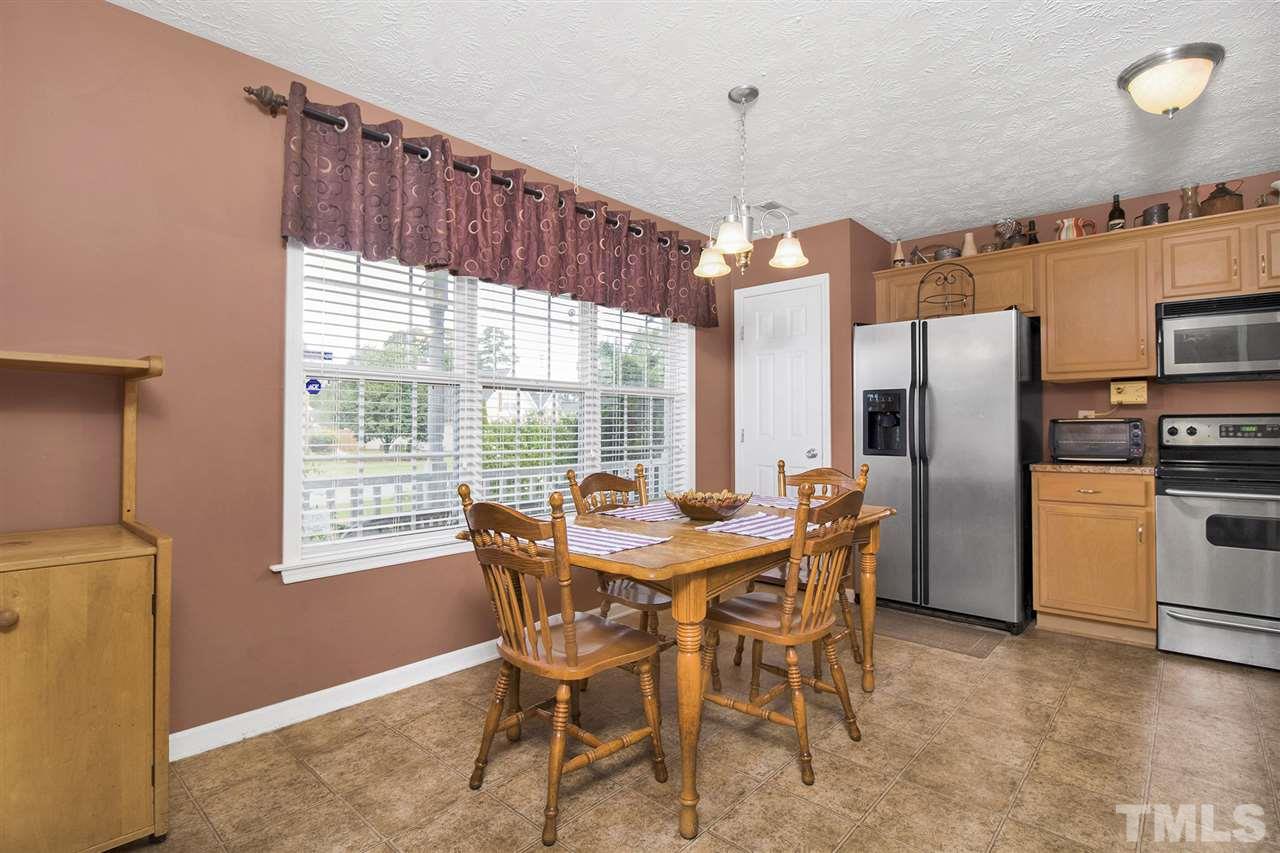 5511 Rising Ridge Drive Hope Mills, NC 28348 - Photo 7 of 30 Gallery Image 7