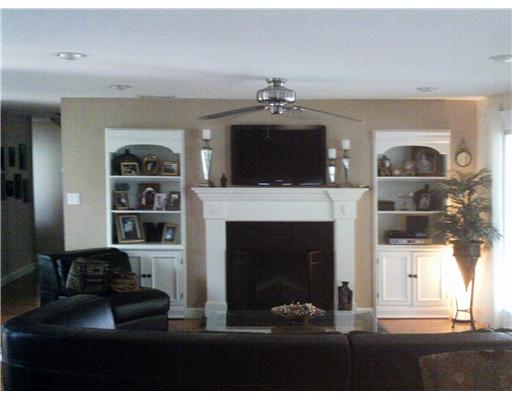 196 New Meadow Road Barrington, RI 02806 - Photo 11 of 17 Living Room.