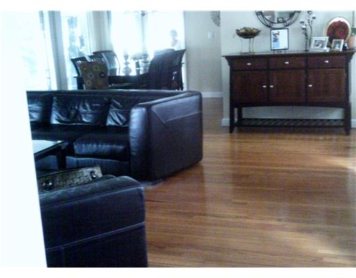 196 New Meadow Road Barrington, RI 02806 - Photo 12 of 17 Living Room.