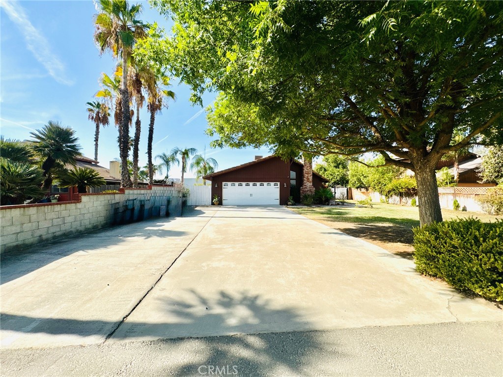 10611 Shellabarger Road Bakersfield, CA 93312 - Photo 3 of 50 Gallery Image 3