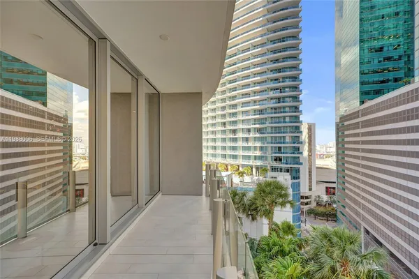 $6,900 | 300 Biscayne Blvd Way, Unit 1808W, Miami, FL 33131