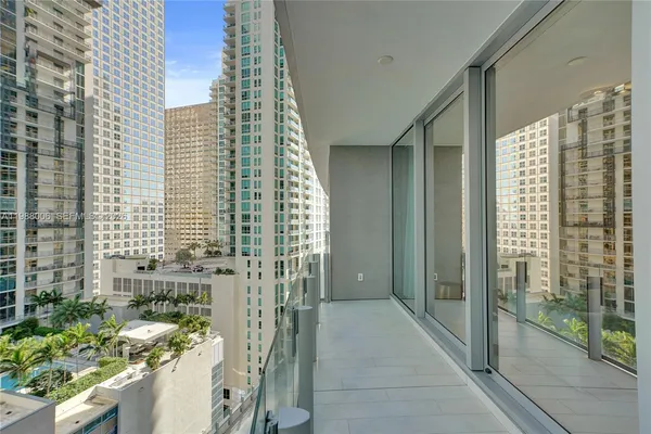 $6,900 | 300 Biscayne Blvd Way, Unit 1808W, Miami, FL 33131