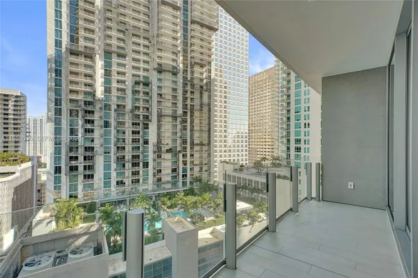 $6,900 | 300 Biscayne Blvd Way, Unit 1808W, Miami, FL 33131