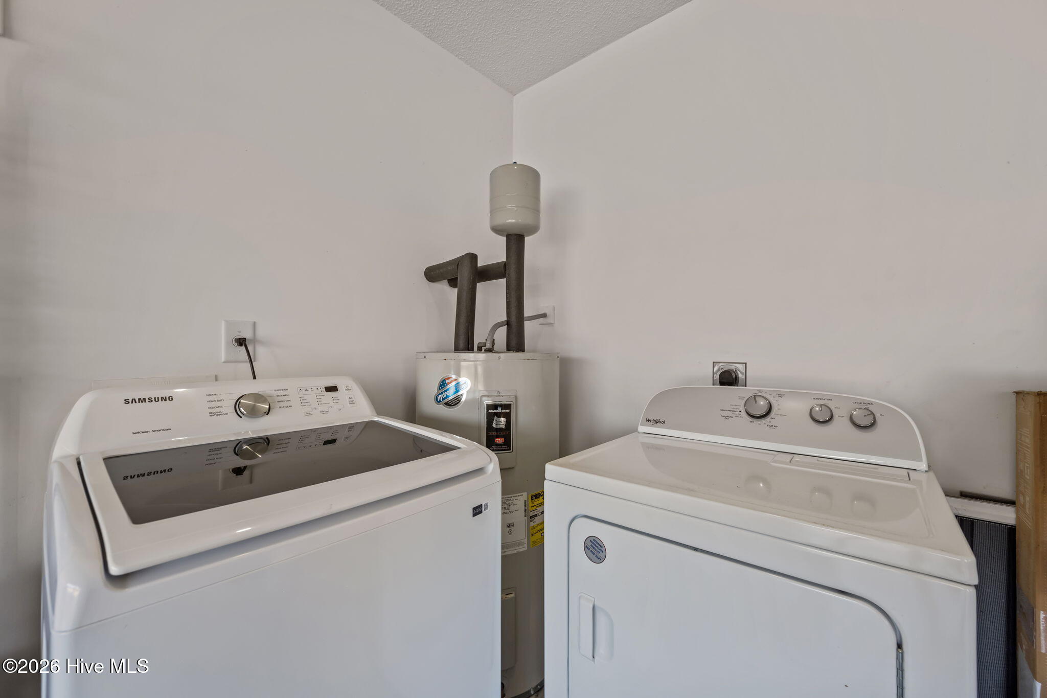 115 Spain Drive Hubert, NC 28539 - Photo 42 of 70 50-Gallon Hot Water Heater! (Note- Washer & Dryer Do Not Convey)