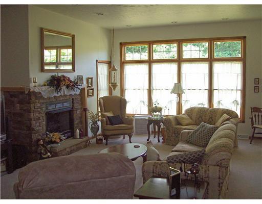 2017 Mountain Shadow Road Hopwood, PA 15445 - Photo 3 of 12 Living Room.
