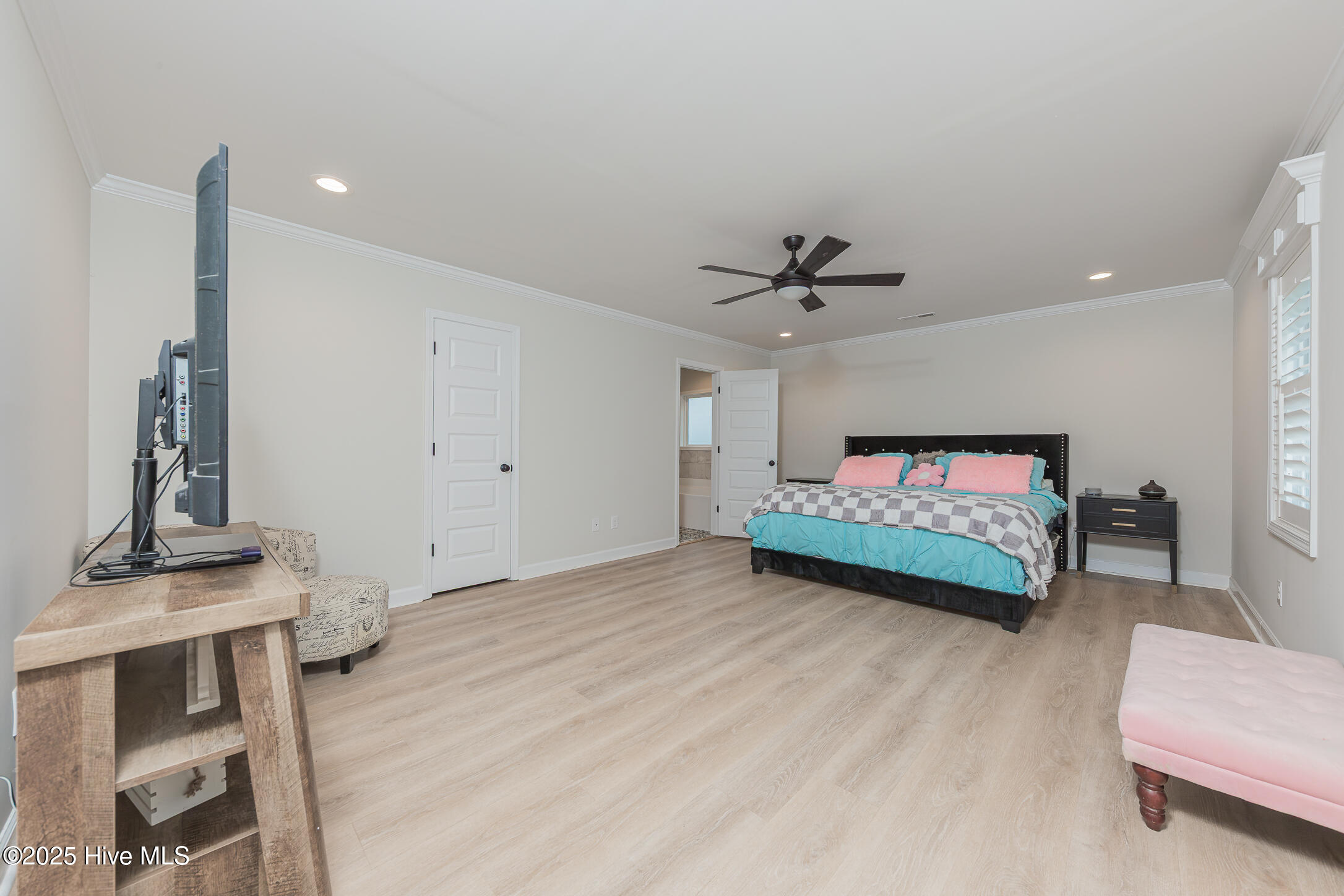 101 Kings Harbor Drive Holly Ridge, NC 28445 - Photo 17 of 27 Primary bedroom