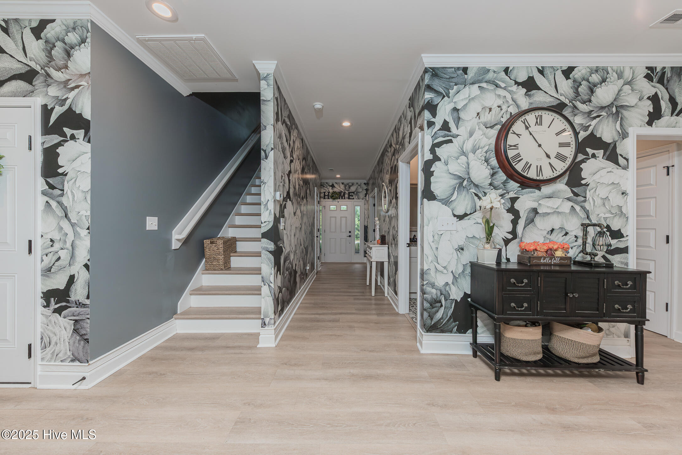 101 Kings Harbor Drive Holly Ridge, NC 28445 - Photo 4 of 27 5FOYER