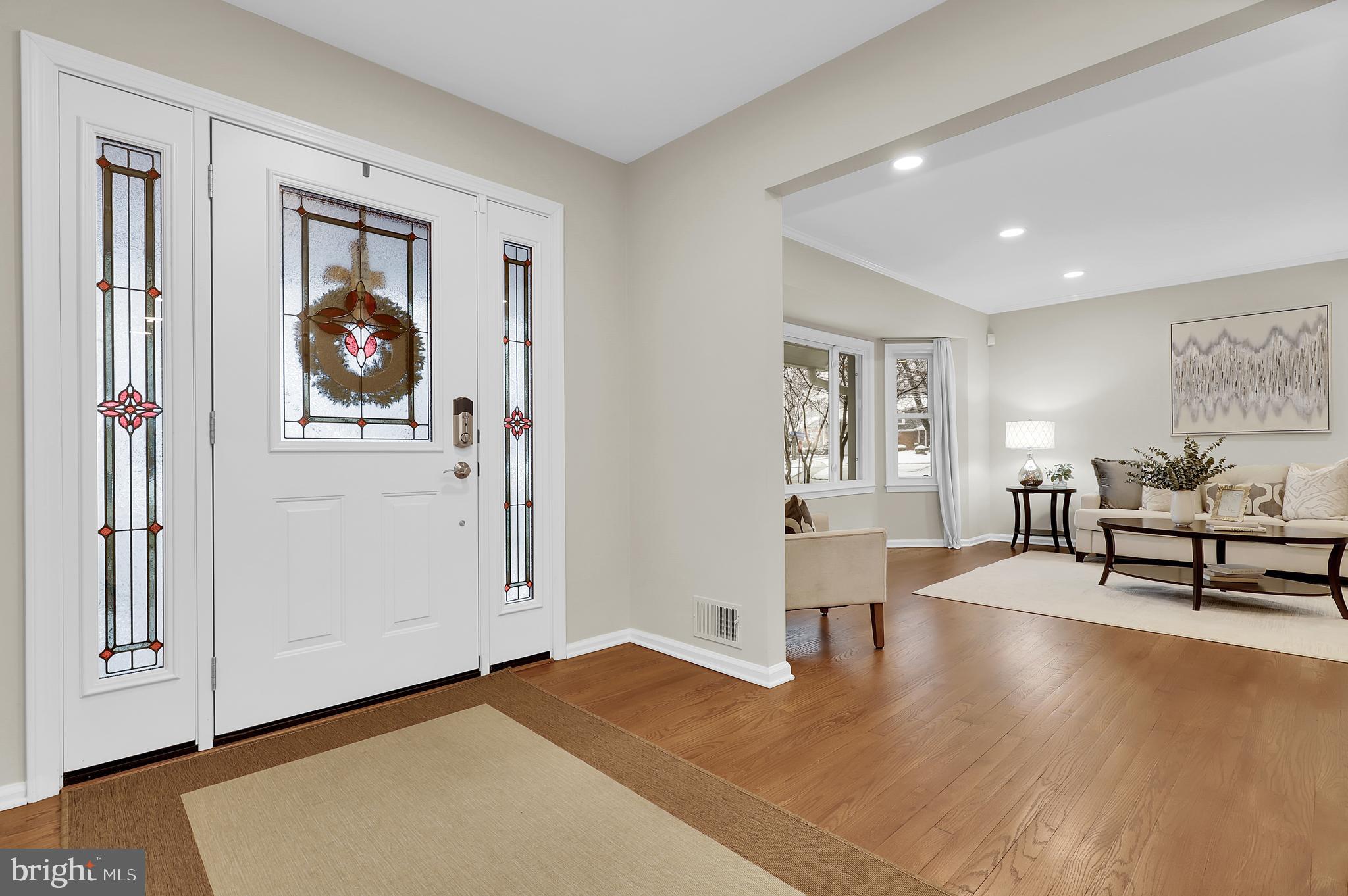 1701 Glastonberry Road Potomac, MD 20854 - Photo 4 of 41