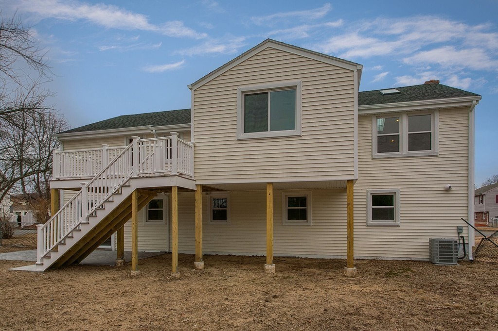 23 Carr Road Saugus, MA 01906 - Photo 4 of 40 Gallery Image 4
