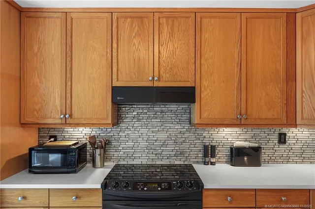 $295,000 | 4463 Southeast Village Road, Stuart, FL 34997