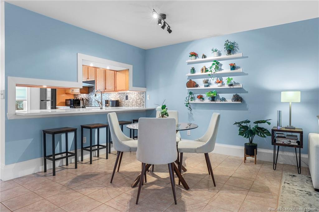 4463 Southeast Village Road Stuart, FL 34997 - Photo 6 of 62