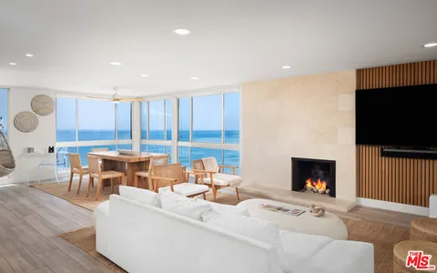 $4,250,000 | 22548 Pacific Coast Highway, Unit 410, Malibu, CA 90265