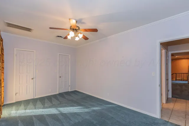 a view of a yard in front of house