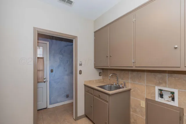 $575,000 | 2131 North Charles Street, Pampa, TX 79065