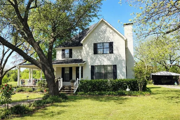 $499,000 | 608 North Lamar Street, Tioga, TX 76271