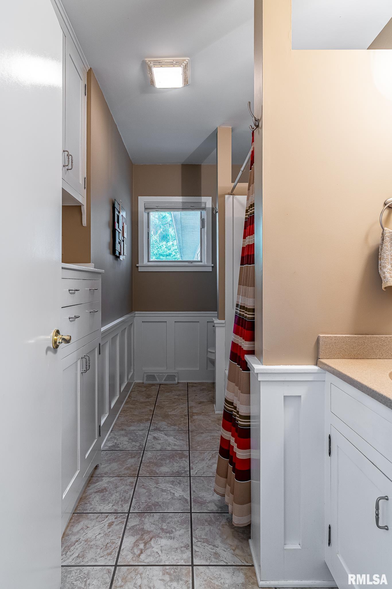 9001 Knoxville Road Milan, IL 61264 - Photo 16 of 22 Gallery Image 16