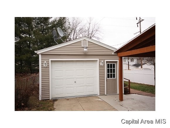 912 Cleveland Avenue Springfield, IL 62704 - Photo 5 of 24 Gallery Image 5
