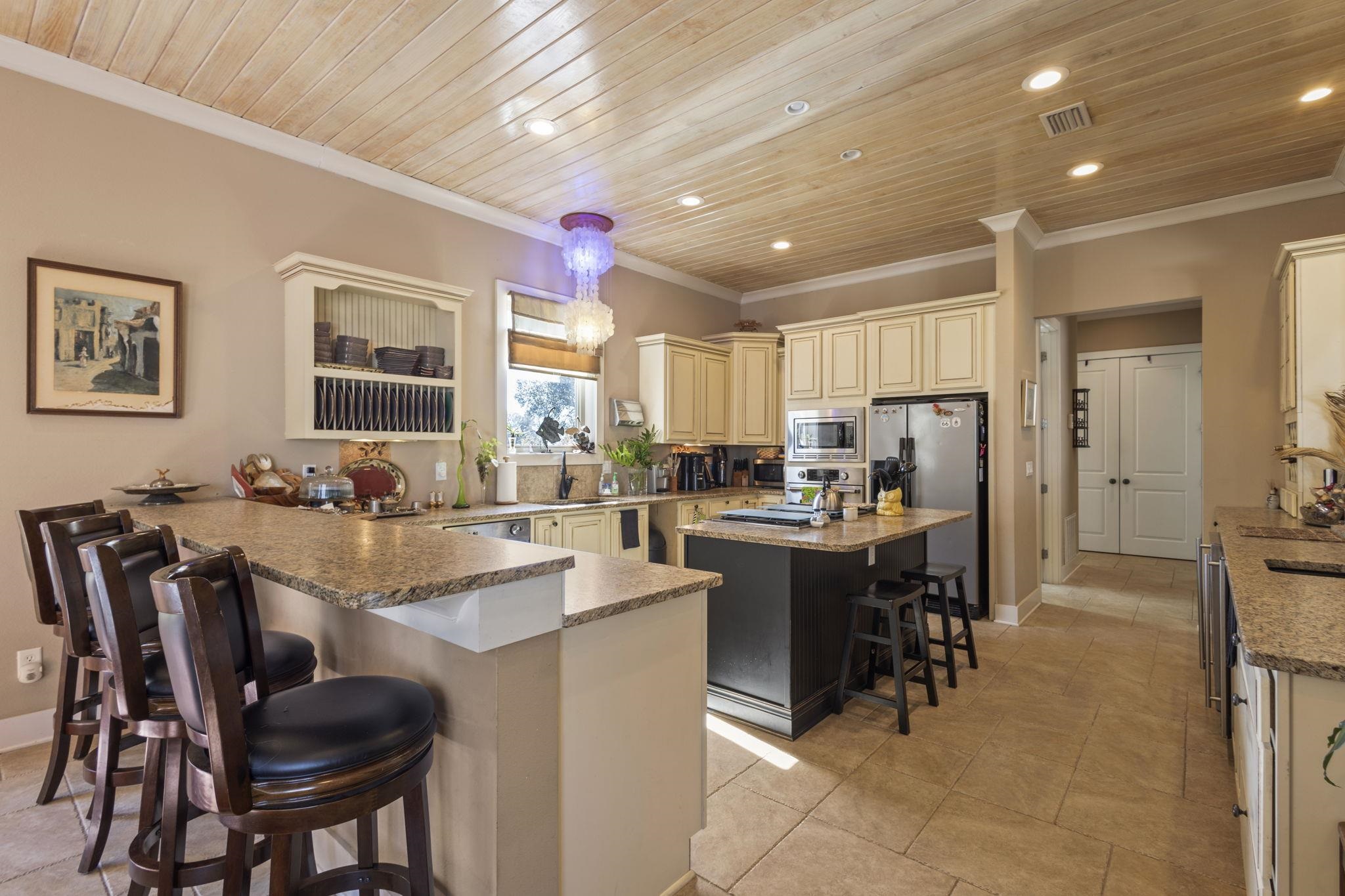 23880 Tybee Circle Daphne, AL 36526 - Photo 26 of 52 Kitchen
