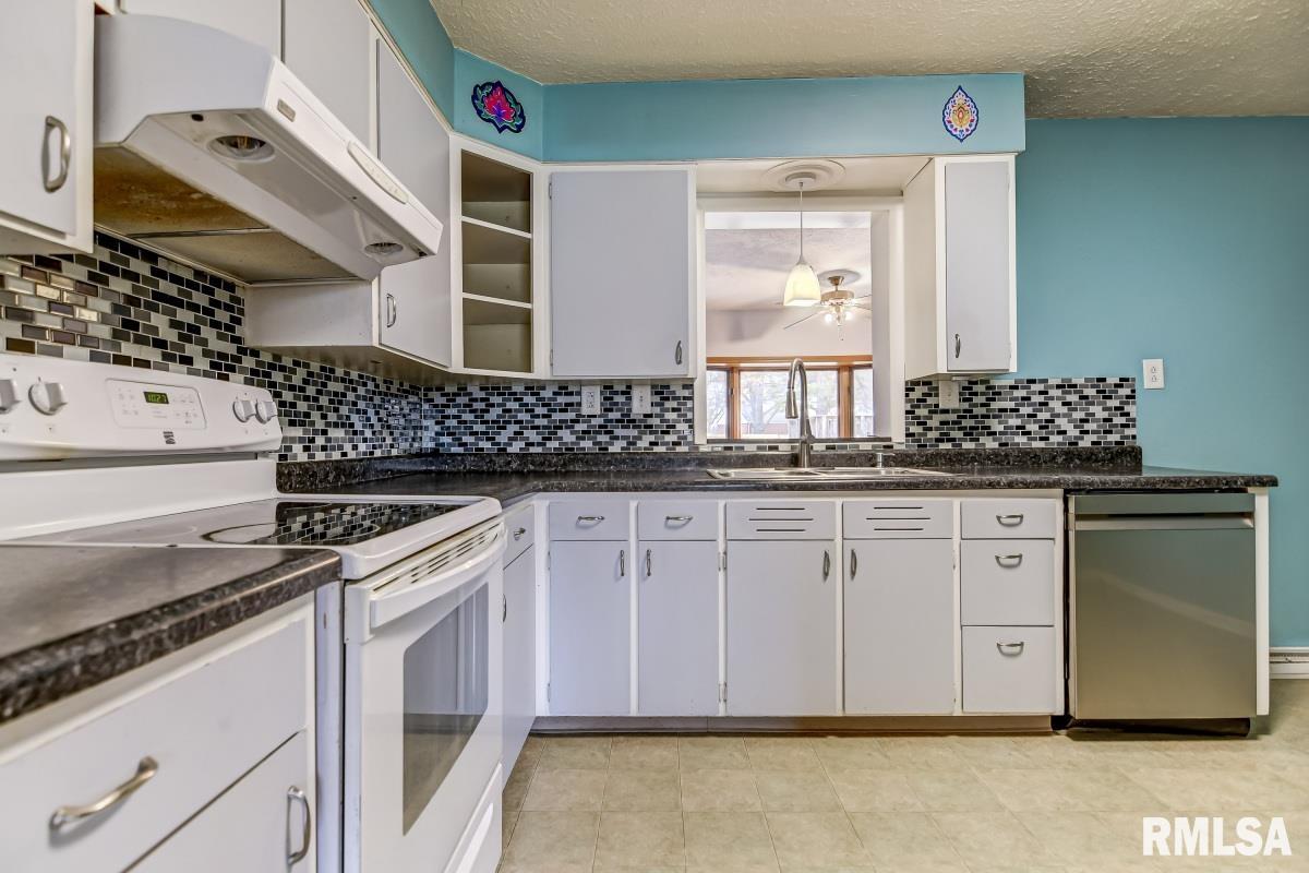 15 Circle Drive Rochester, IL 62563 - Photo 9 of 36