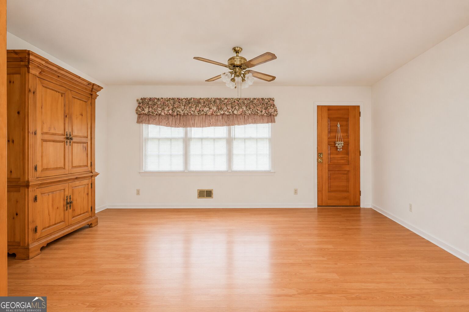 540 Freeman Street Jackson, GA 30233 - Photo 4 of 23 Gallery Image 4