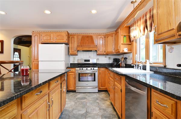 88 Arrow Head Road Marshfield, MA 02050 - Photo 8 of 26 Gallery Image 8