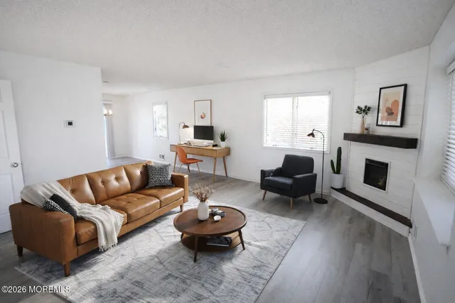 $365,000 | 657 Ellicott Avenue, Toms River, NJ 08753