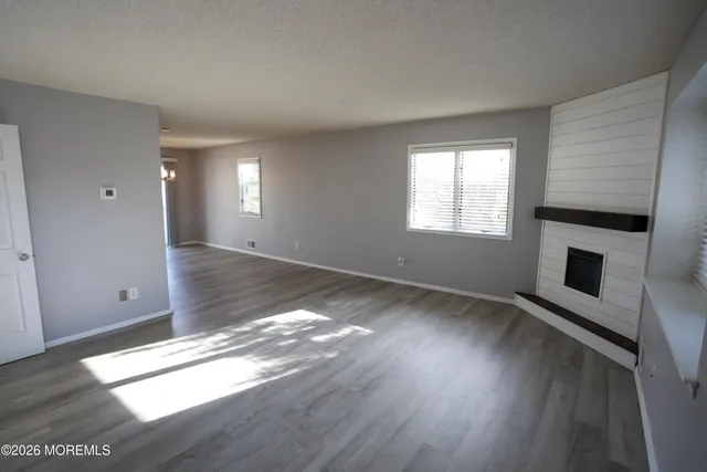 $365,000 | 657 Ellicott Avenue, Toms River, NJ 08753