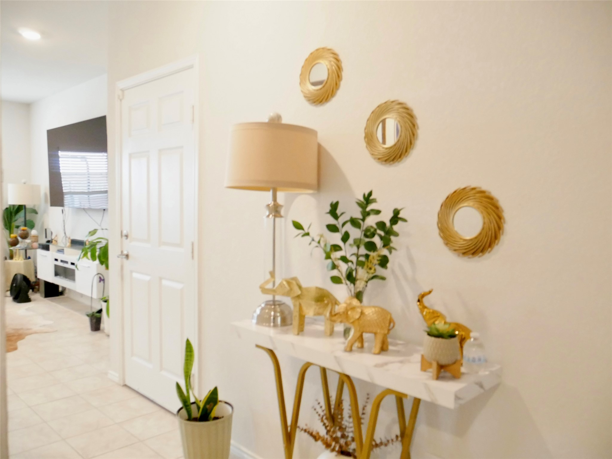 524 Taggart Trail Jarrell, TX 76537 - Photo 4 of 18 a view of door lock