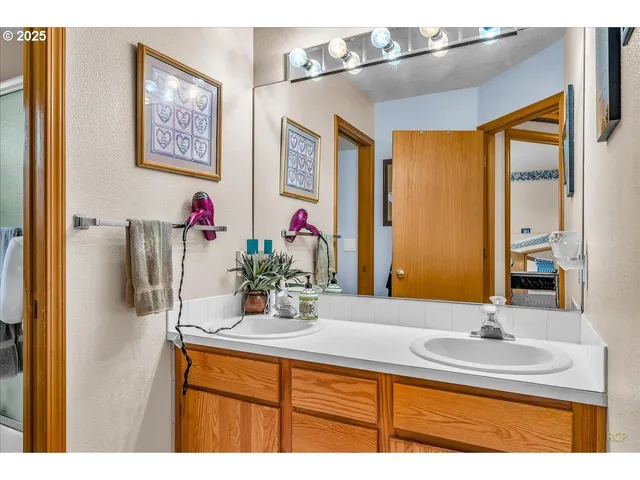 $810,000 | 59720 Oliver Heights Lane, St. Helens, OR 97051