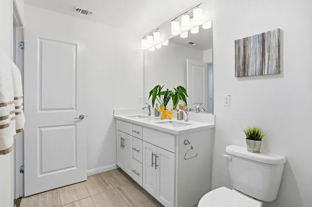 $968,000 | 678 Squire Avenue, San Jose, CA 95133