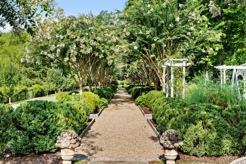 2288 Peachtree Road Northwest, Unit 13 Atlanta, GA 30309 - Photo 47 of 52 Gallery Image 47