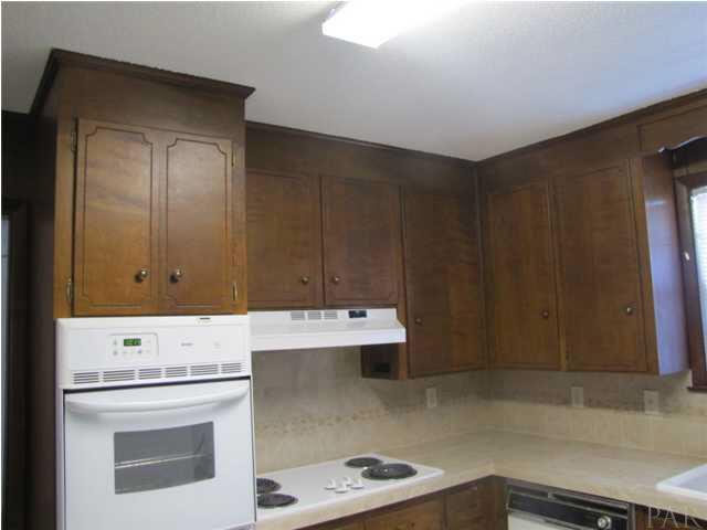 1025 Commonwealth Road Pensacola, FL 32504 - Photo 11 of 25 Kitchen