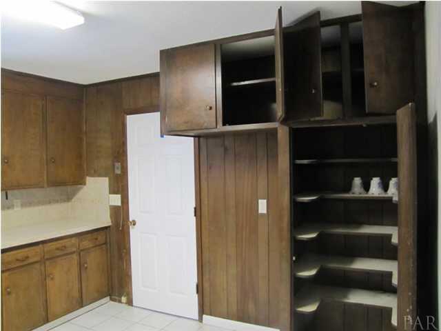 1025 Commonwealth Road Pensacola, FL 32504 - Photo 12 of 25 Pantry