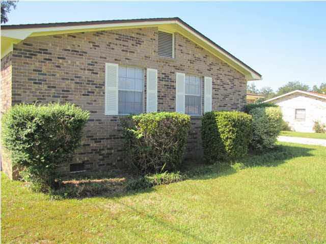 1025 Commonwealth Road Pensacola, FL 32504 - Photo 18 of 25 fron side landscaping