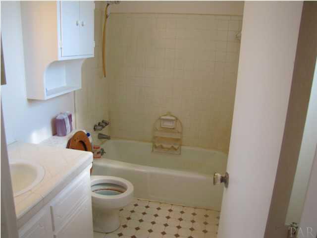 1025 Commonwealth Road Pensacola, FL 32504 - Photo 7 of 25 Master bath
