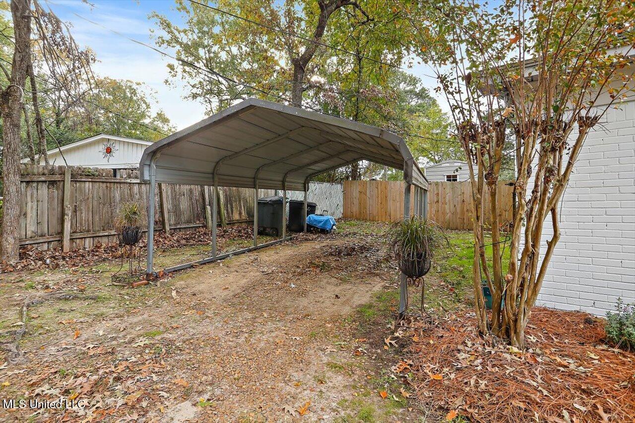 532 Bellevue Street Clinton, MS 39056 - Photo 4 of 31 04-532 Bellevue St