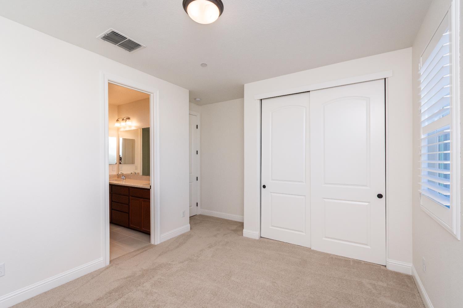 124 Basile Court Lincoln, CA 95648 - Photo 36 of 64 an empty room with closet