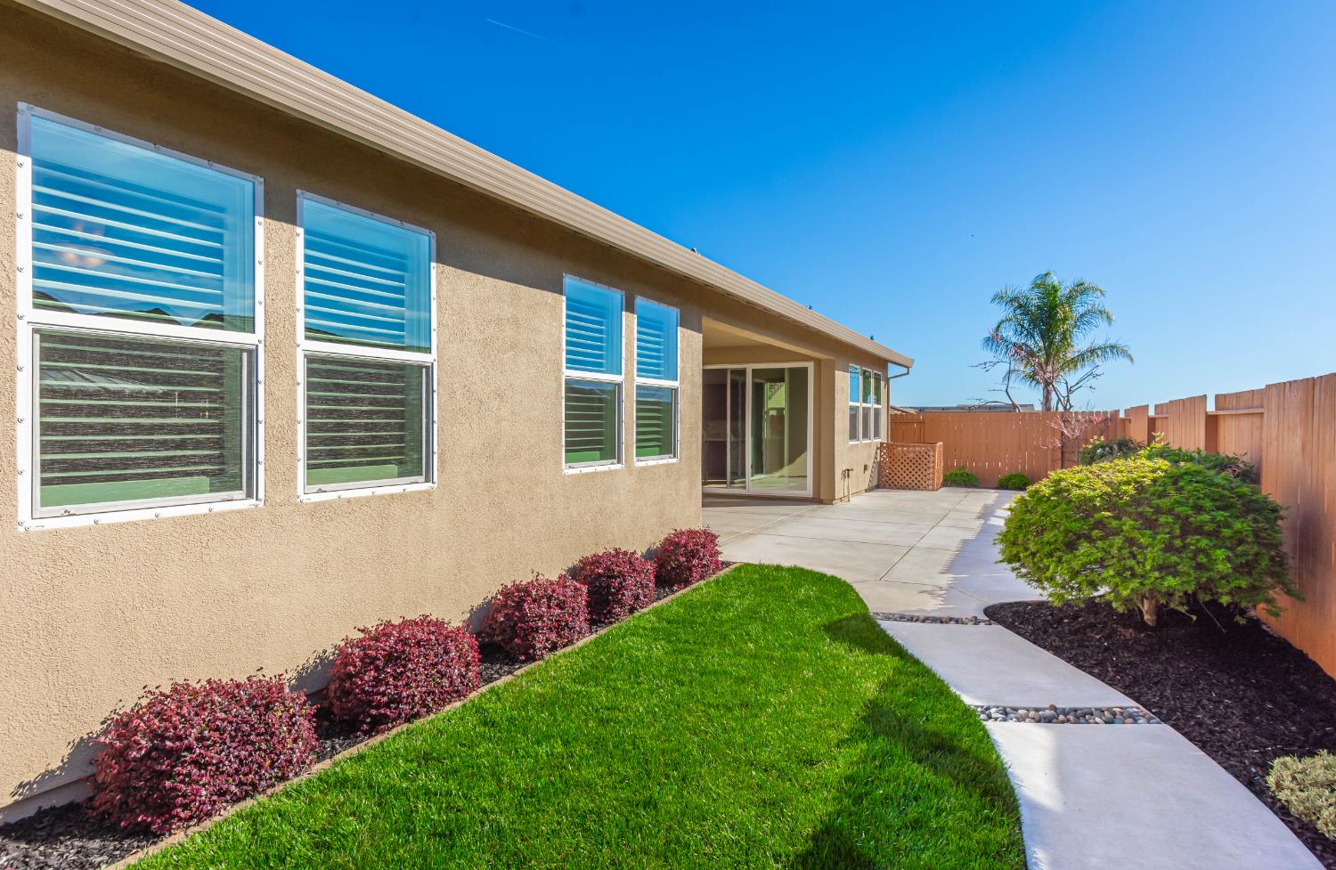 124 Basile Court Lincoln, CA 95648 - Photo 41 of 55 fenced backyard with a patio
