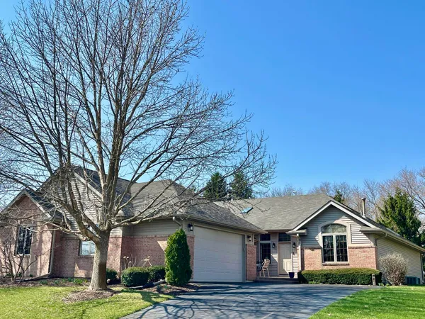 $375,000 | 11370 Lindbergh Lane, Poplar Grove, IL 61065