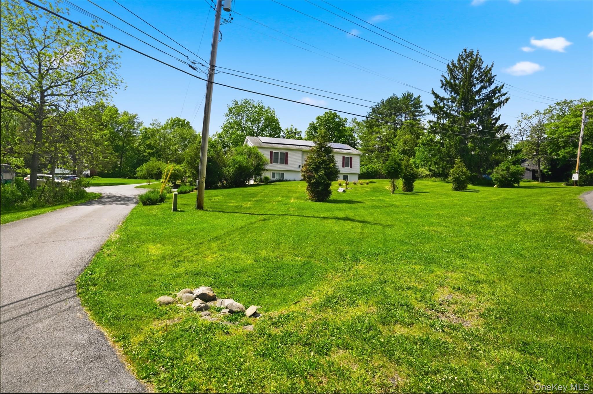 902 Albany Post Road New Paltz, NY 12561 - Photo 3 of 48