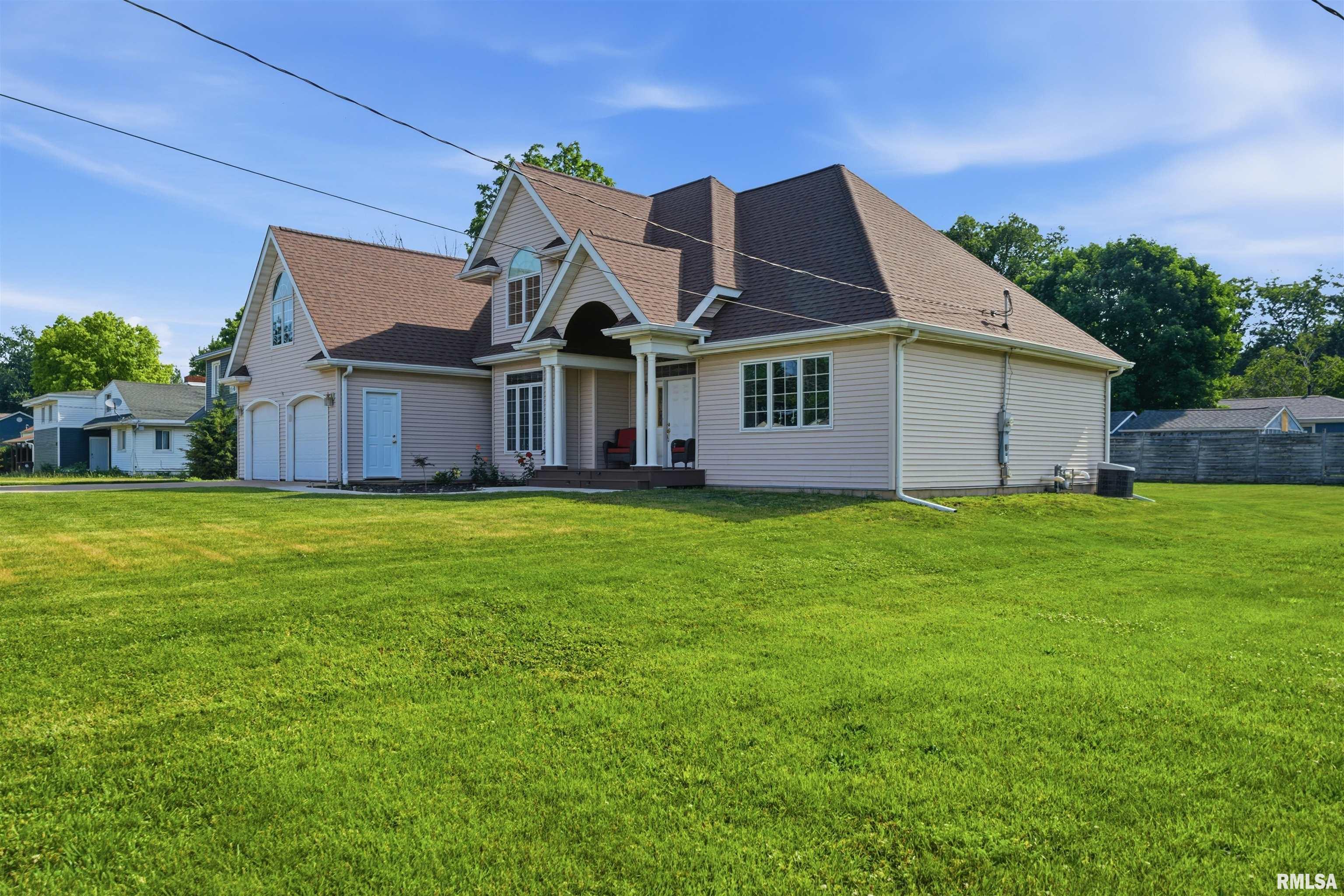 211 Wagner Street Washington, IL 61571 - Photo 2 of 51