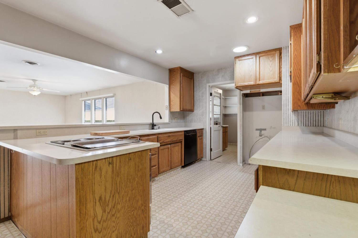 121 Lafayette Street Colusa, CA 95932 - Photo 9 of 37