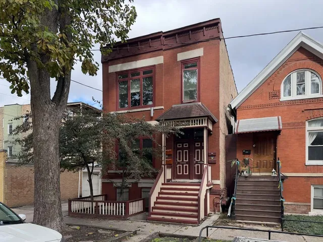 $1,500 | 2046 West Iowa Street, Unit G, Chicago, IL 60622