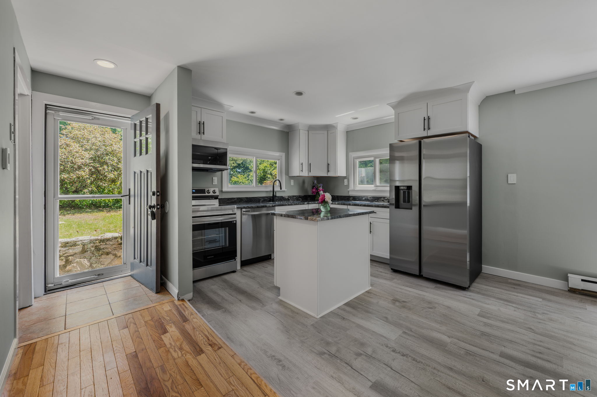 42 Shawandassee Road Waterford, CT 06385 - Photo 15 of 32