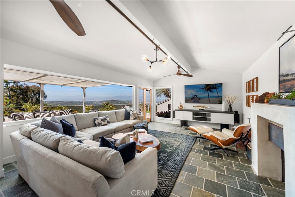 3085 Nestall Road Laguna Beach, CA 92651 - Photo 5 of 33