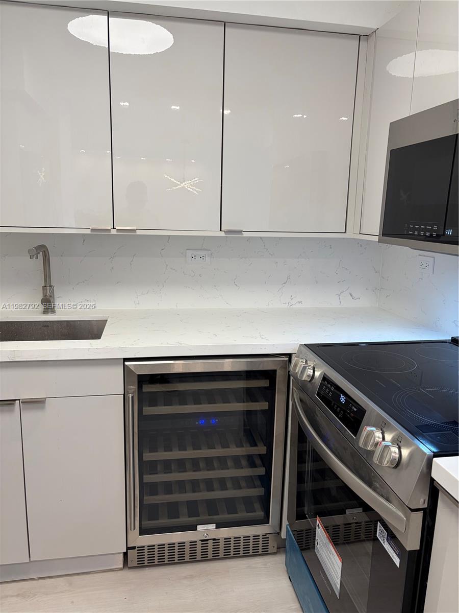 1500 Bay Road, Unit 1126S Miami Beach, FL 33139 - Photo 9 of 42 brand new kitchen appliances